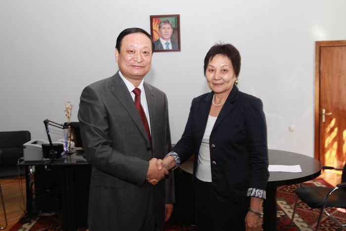 調整大小 會見吉爾吉斯斯坦衛生部長.JPG