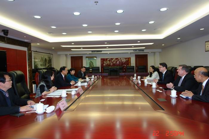 調整大小 會見美國史帶新聞照片.JPG